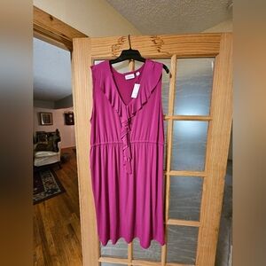 Avenue Sleeveless Magenta Midi Dress